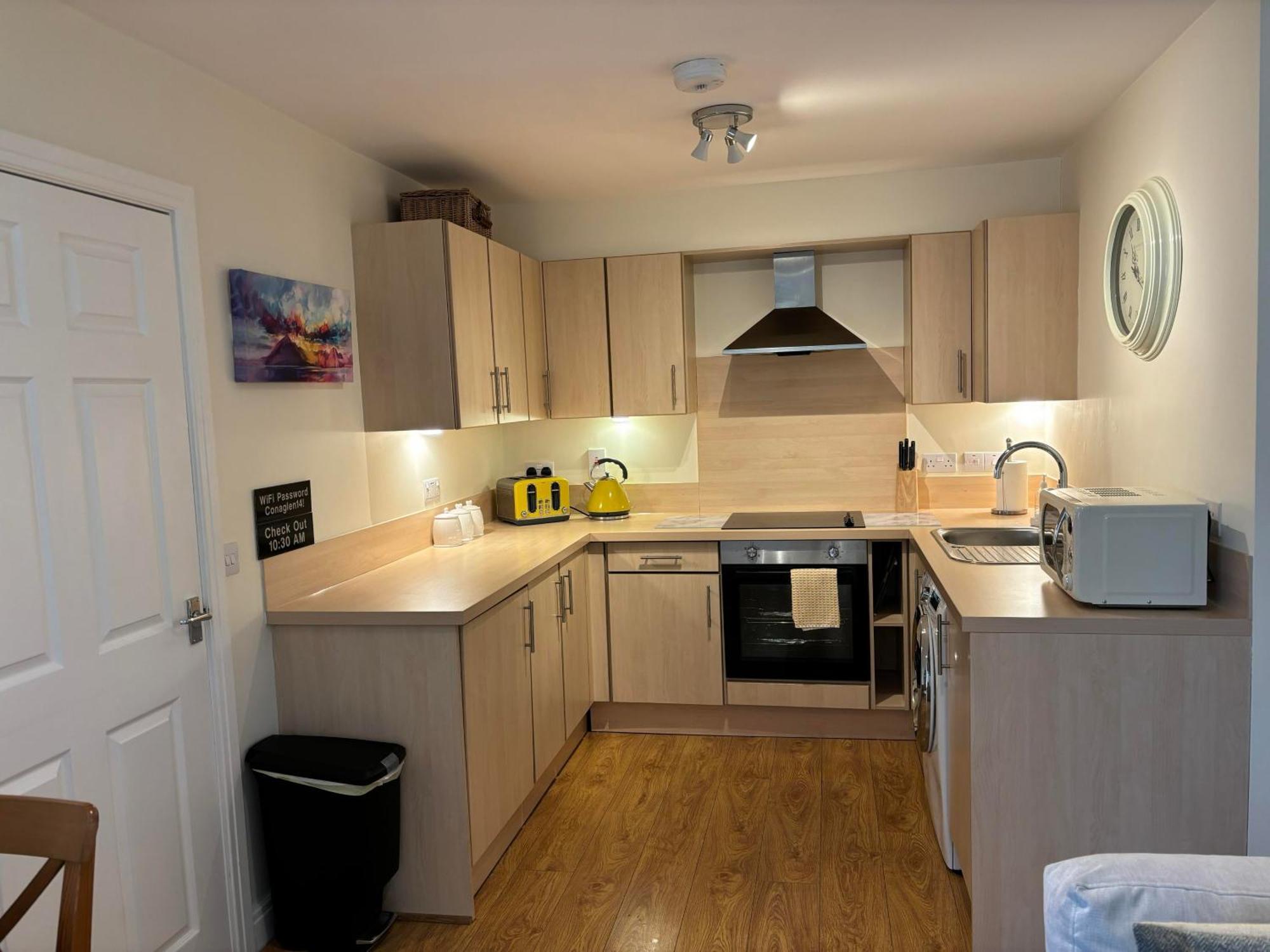 Conaglen, Glenloch View, Fort William 2-Bedroom Loch Side Flat Екстер'єр фото
