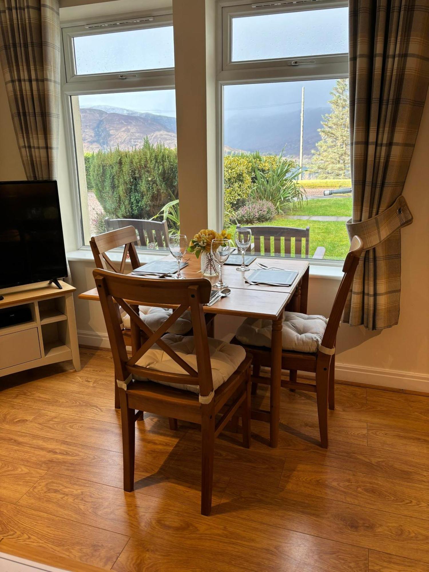 Conaglen, Glenloch View, Fort William 2-Bedroom Loch Side Flat Екстер'єр фото