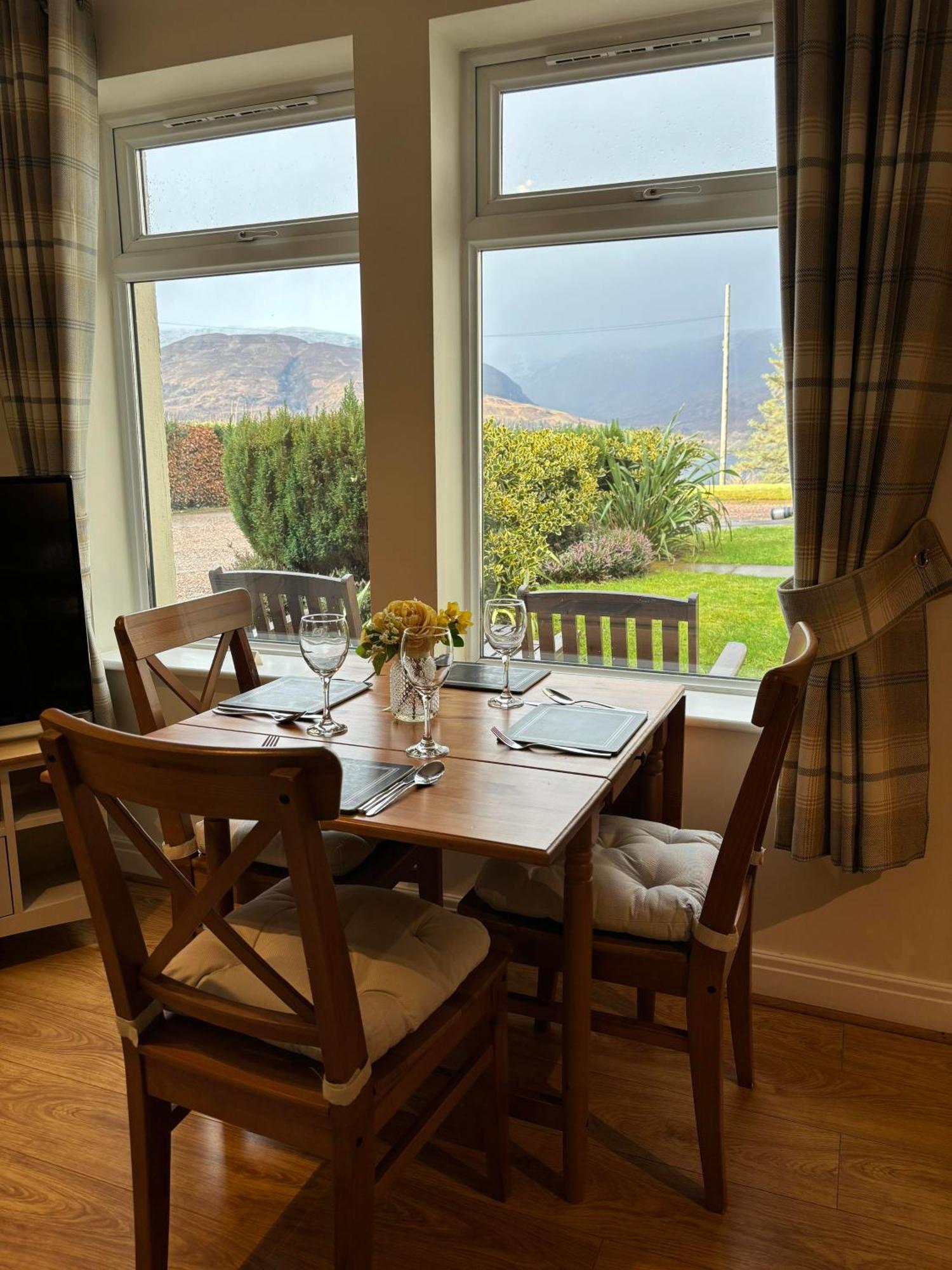 Conaglen, Glenloch View, Fort William 2-Bedroom Loch Side Flat Екстер'єр фото